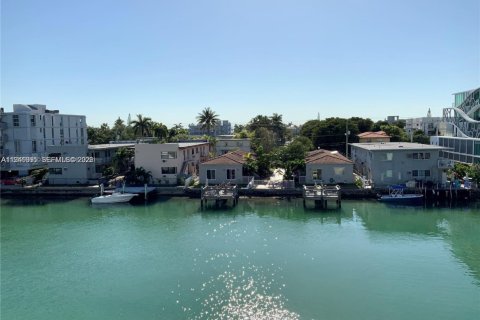Copropriété à louer à Miami Beach, Floride: 1 chambre, 81.38 m2 № 1997899 - photo 2