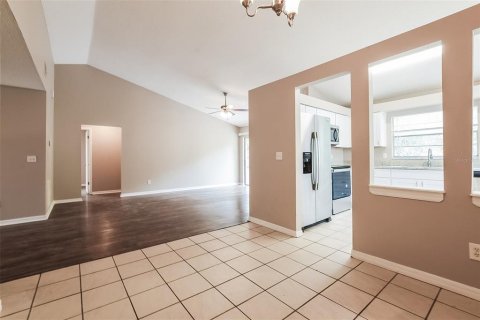 Villa ou maison à vendre à Apopka, Floride: 3 chambres, 136.38 m2 № 2102491 - photo 6