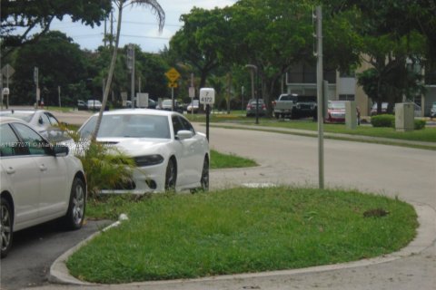 Condo in Lauderhill, Florida, 2 bedrooms  № 1923852 - photo 5