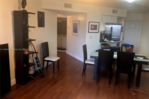 Copropriété à vendre à Doral, Floride: 1 chambre, 75.25 m2 № 1979830 - photo 12