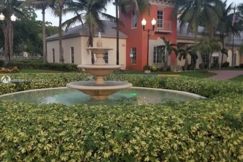 Copropriété à vendre à Doral, Floride: 1 chambre, 75.25 m2 № 1979830 - photo 5