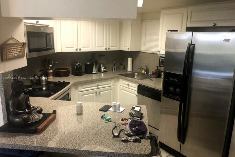 Copropriété à vendre à Doral, Floride: 1 chambre, 75.25 m2 № 1979830 - photo 14