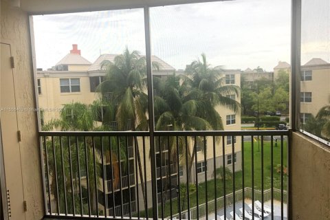 Copropriété à vendre à Doral, Floride: 1 chambre, 75.25 m2 № 1979830 - photo 19