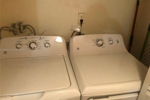 Copropriété à vendre à Doral, Floride: 1 chambre, 75.25 m2 № 1979830 - photo 9