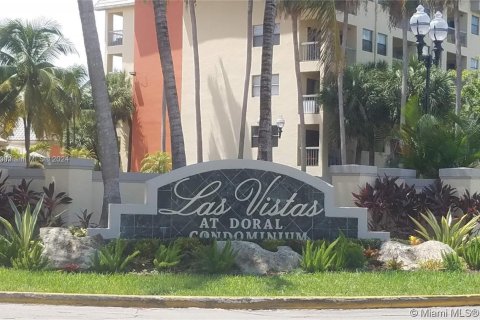 Copropriété à vendre à Doral, Floride: 1 chambre, 75.25 m2 № 1979830 - photo 1