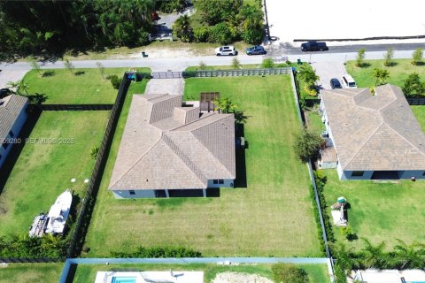 Casa en venta en Homestead, Florida, 4 dormitorios, 286.6 m2 № 2054861 - foto 5