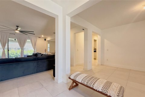 Casa en venta en Homestead, Florida, 4 dormitorios, 286.6 m2 № 2054861 - foto 7