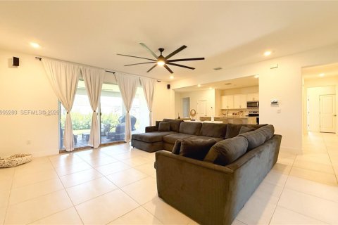 Casa en venta en Homestead, Florida, 4 dormitorios, 286.6 m2 № 2054861 - foto 10