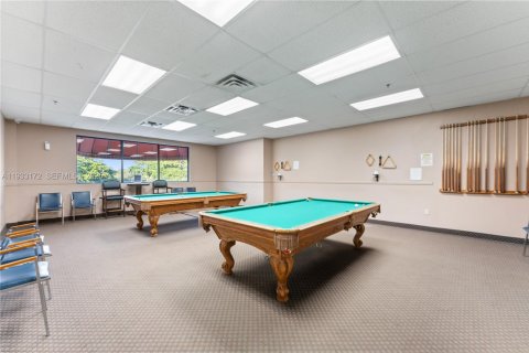 Condo in Pembroke Pines, Florida, 2 bedrooms  № 1991934 - photo 12