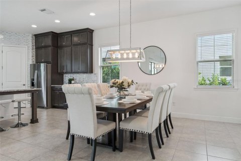 Villa ou maison à vendre à Orlando, Floride: 5 chambres, 310.2 m2 № 2407156 - photo 4