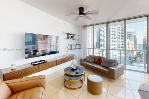 Кондоминиум с 2 спальнями в Майами, Флорида № 2040247