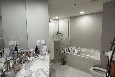 Condo in Miami, Florida, 2 bedrooms  № 1693033 - photo 24