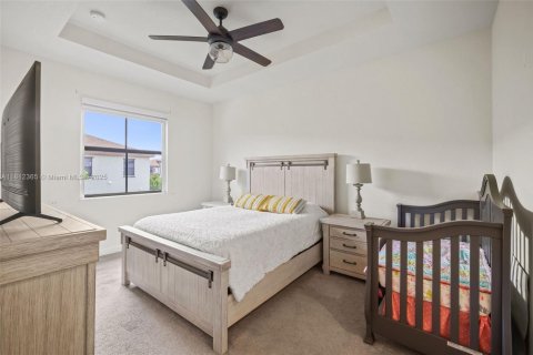 Adosado en venta en Hialeah, Florida, 4 dormitorios, 177.81 m2 № 1920711 - foto 21