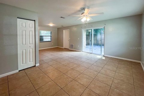 Apartamento en alquiler en Gainesville, Florida, 3 dormitorios, 94.48 m2 № 1901325 - foto 2