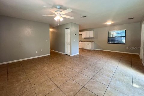 Apartamento en alquiler en Gainesville, Florida, 3 dormitorios, 94.48 m2 № 1901325 - foto 4