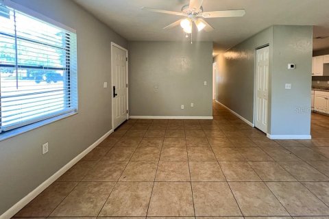 Apartamento en alquiler en Gainesville, Florida, 3 dormitorios, 94.48 m2 № 1901325 - foto 5