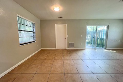 Apartamento en alquiler en Gainesville, Florida, 3 dormitorios, 94.48 m2 № 1901325 - foto 10