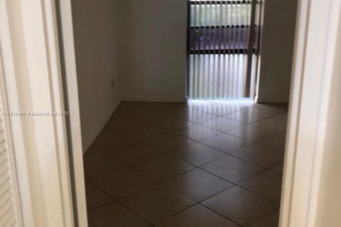 Снять в аренду кондоминиум в Норт-Майами-Бич, Флорида 1 спальня, 66.89м2, № 1974648 - фото 11