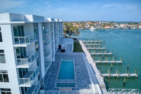 Condo in Clearwater, Florida, 4 bedrooms  № 2156511 - photo 17