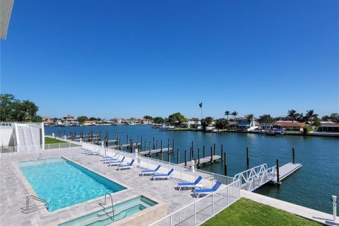 Condo in Clearwater, Florida, 4 bedrooms № 2156511