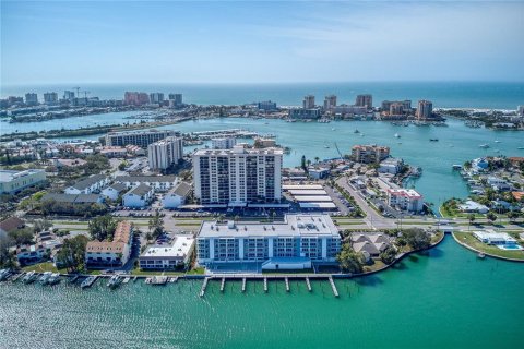 Condo in Clearwater, Florida, 4 bedrooms  № 2156511 - photo 13