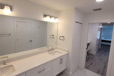 Condo in Clearwater, Florida, 4 bedrooms  № 2156511 - photo 23