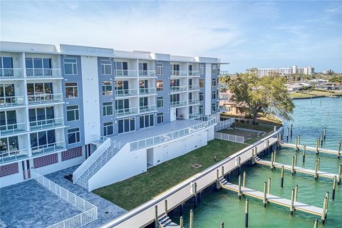 Condo in Clearwater, Florida, 4 bedrooms  № 2156511 - photo 16