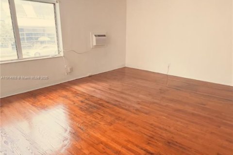 Condo in Miami Beach, Florida, 2 bedrooms  № 1971165 - photo 19