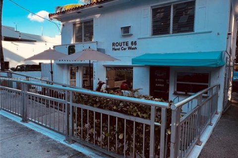 Condo in Miami Beach, Florida, 2 bedrooms  № 1971165 - photo 2