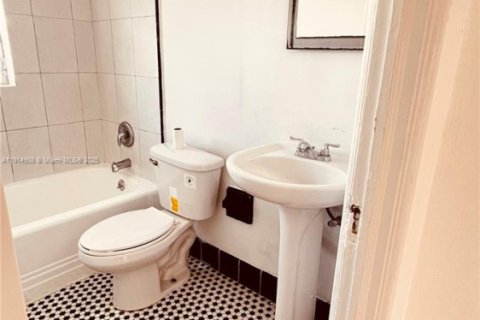 Condo in Miami Beach, Florida, 2 bedrooms  № 1971165 - photo 10