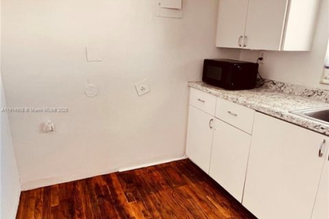 Condo in Miami Beach, Florida, 2 bedrooms  № 1971165 - photo 4