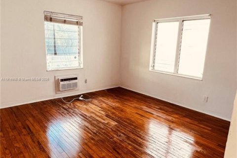 Condo in Miami Beach, Florida, 2 bedrooms  № 1971165 - photo 16