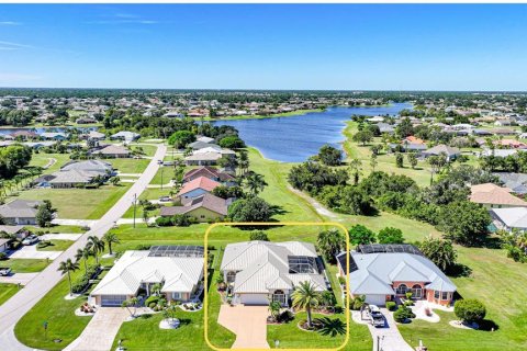 Villa ou maison à Punta Gorda, Floride 4 chambres, 257.99 m2 № 2122047