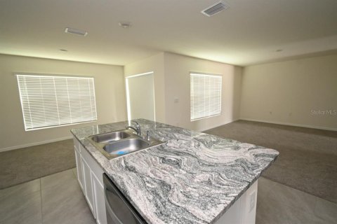 Casa en venta en Dade City, Florida, 3 dormitorios, 180.42 m2 № 2201023 - foto 8