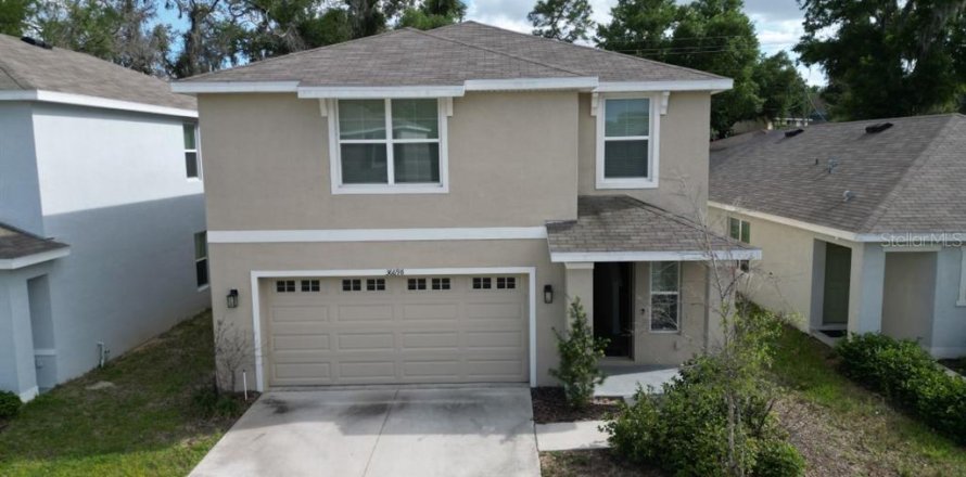 Casa en Dade City, Florida 3 dormitorios, 180.42 m2 № 2201023