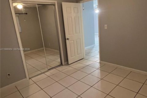 Casa en alquiler en Cooper City, Florida, 2 dormitorios, 90.39 m2 № 2044832 - foto 3