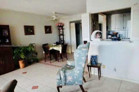 Condominio en venta en West Palm Beach, Florida, 1 dormitorio, 60.01 m2 № 1985619 - foto 4