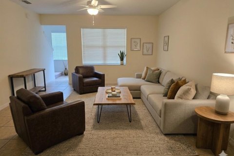 Townhouse in Orlando, Florida 2 bedrooms, 158.31 sq.m. № 2214782 - photo 3