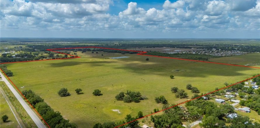 Land in Arcadia, Florida № 1755604