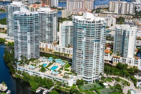 Appartement à louer à Sunny Isles Beach, Floride: 2 chambres, 163.51 m2 № 1946492 - photo 1