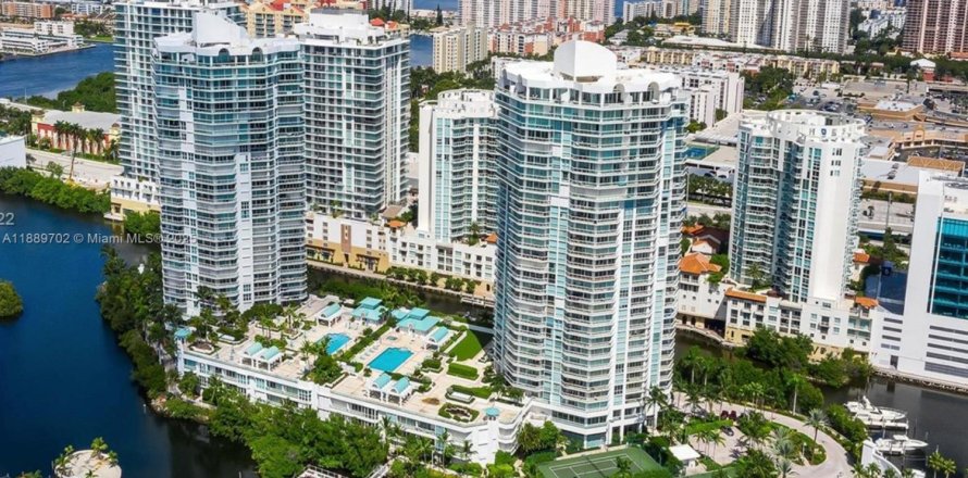 Appartement à Sunny Isles Beach, Floride 2 chambres, 163.51 m2 № 1946492
