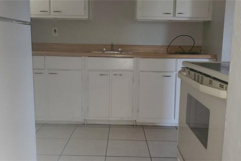 Apartment in Port Charlotte, Florida 2 bedrooms, 77.67 sq.m. № 1912364 - photo 4