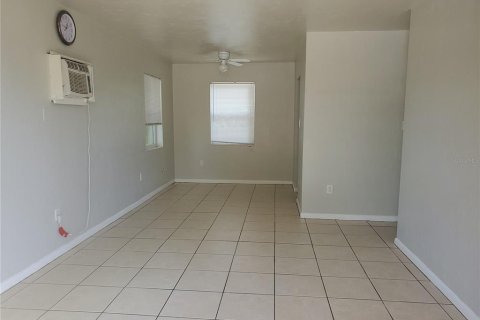 Apartment in Port Charlotte, Florida 2 bedrooms, 77.67 sq.m. № 1912364 - photo 6