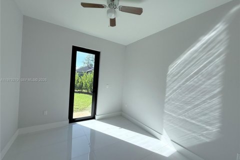 Villa ou maison à louer à Naples, Floride: 2 chambres № 2045963 - photo 11