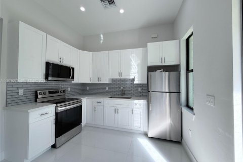 Villa ou maison à louer à Naples, Floride: 2 chambres № 2045963 - photo 16