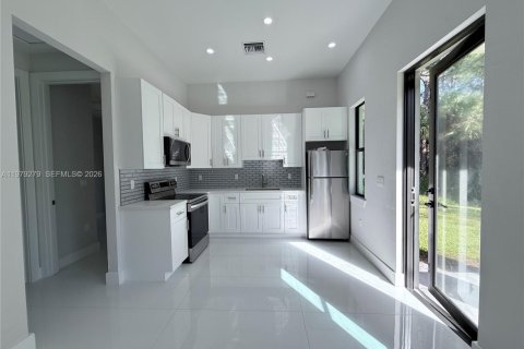 Villa ou maison à louer à Naples, Floride: 2 chambres № 2045963 - photo 2