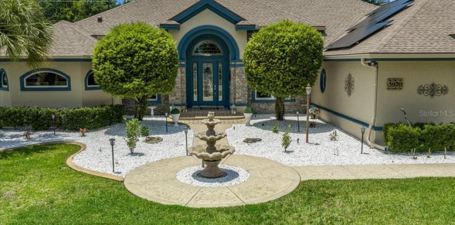 House in Ocala, Florida 4 bedrooms, 376.53 sq.m. № 2223334