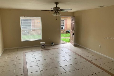 Appartement à louer à Lakeland, Floride: 2 chambres, 167.22 m2 № 1910256 - photo 2