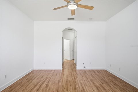 Villa ou maison à vendre à Kissimmee, Floride: 4 chambres, 222.5 m2 № 2149836 - photo 16
