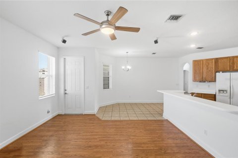 Villa ou maison à vendre à Kissimmee, Floride: 4 chambres, 222.5 m2 № 2149836 - photo 6